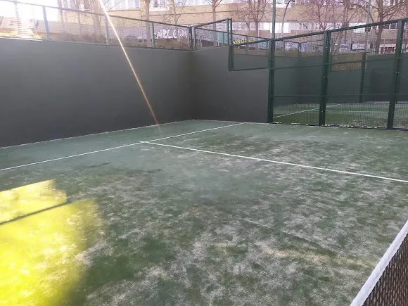 Centro Deportivo Puente de Praga