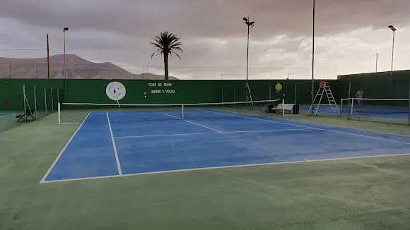 Club de tenis saque y volea - La Oliva