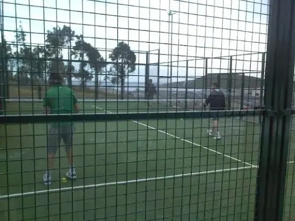 PISTAS MUNICIPALES DE PADEL DA VEIGA- SAN CIPRIÁN - Cervo