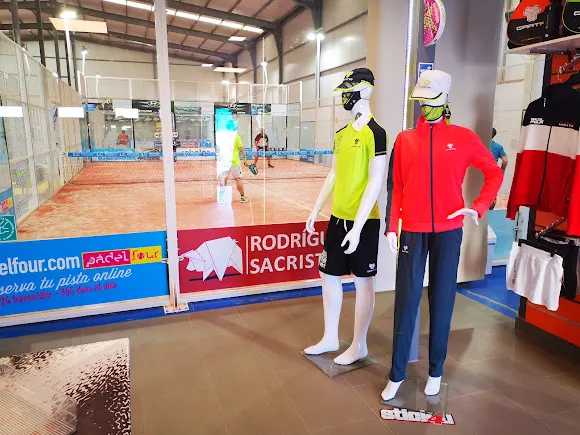 PADEL FOUR INDOR CLUB - Segovia
