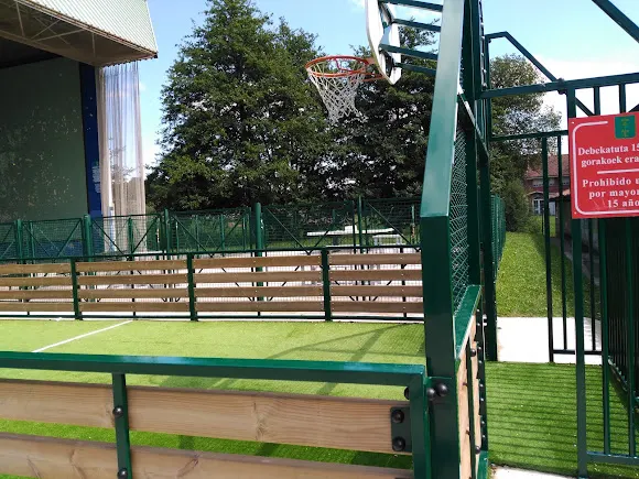 Polideportivo Municipal de Lezama / Lezamako polikiroldegi munizipala - Lezama