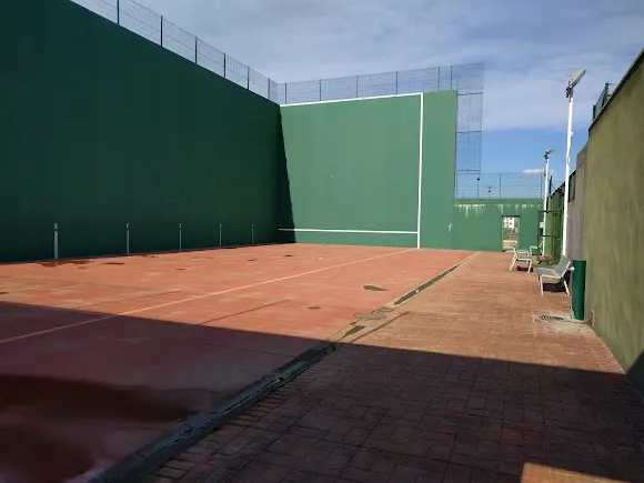 Pista de Pádel y Frontón Municipal - El Burgo de Ebro