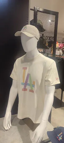 NEW ERA CAP (El Corte Inglés de Portal del Ángel) - Barcelona